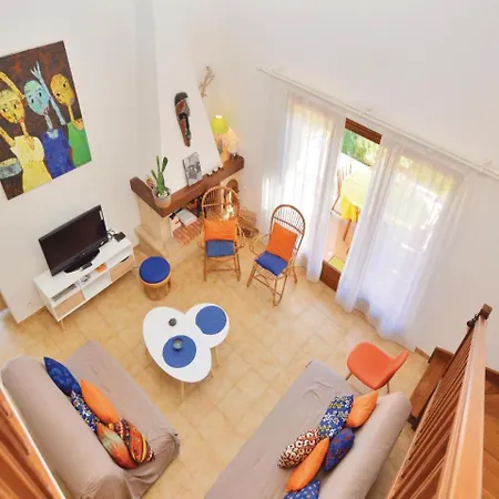 Three-bedroom Holiday In Vakantiehuis