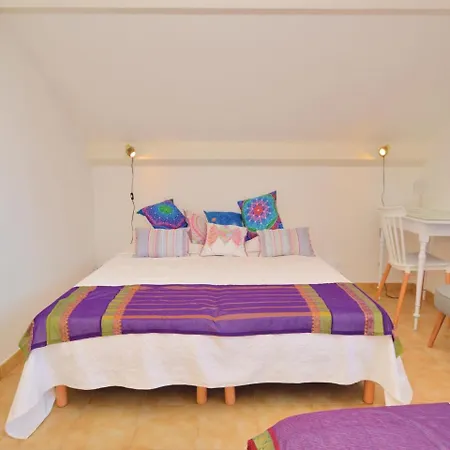 Three-bedroom Holiday In * Cervione