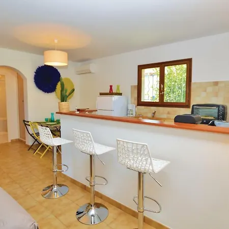 Three-bedroom Holiday In * Cervione
